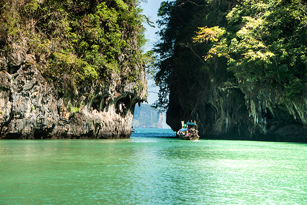 Longtail boat charter to Hong Island - Krabi - Thailand